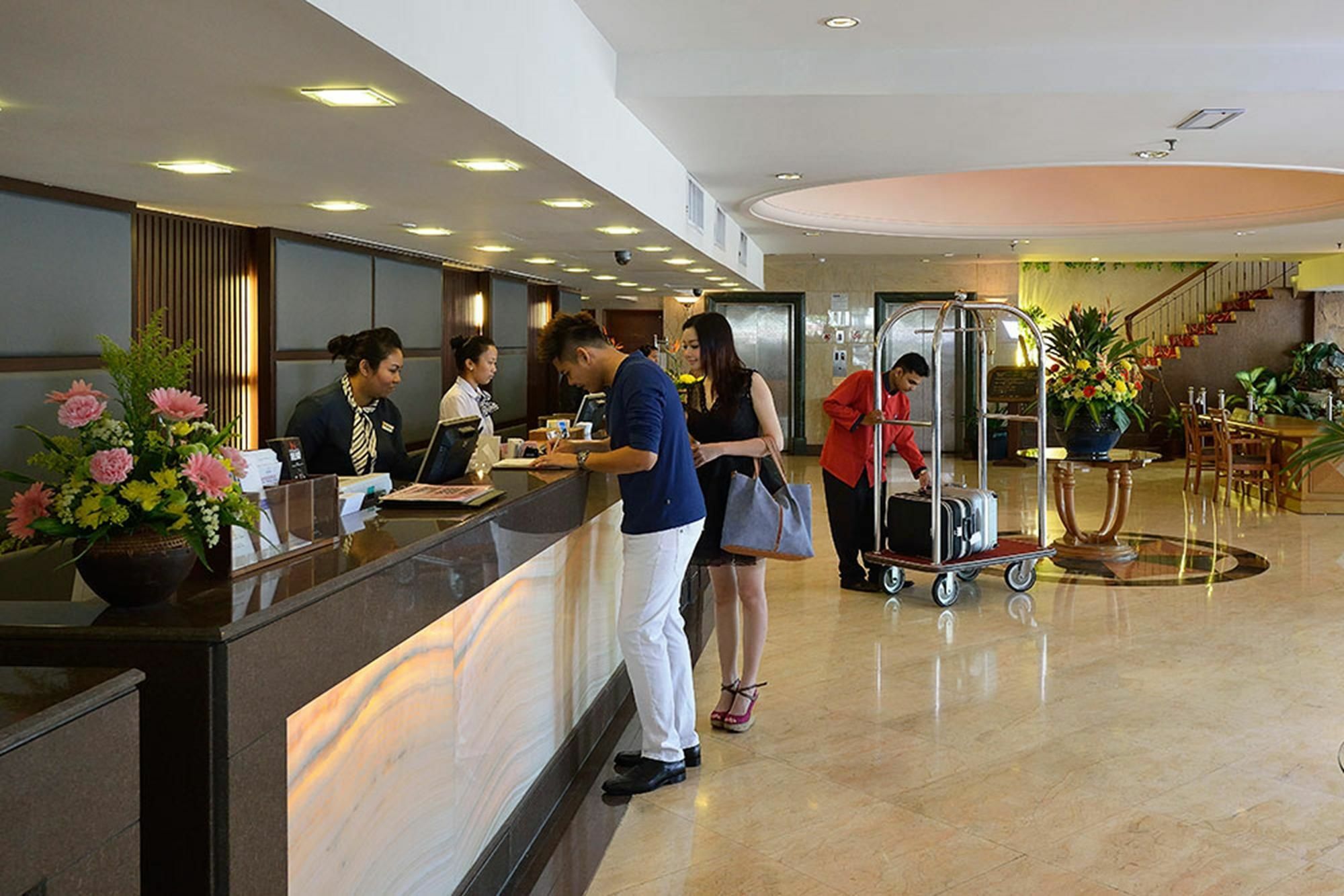 T&M Luxury Hotel Hanoï Extérieur photo